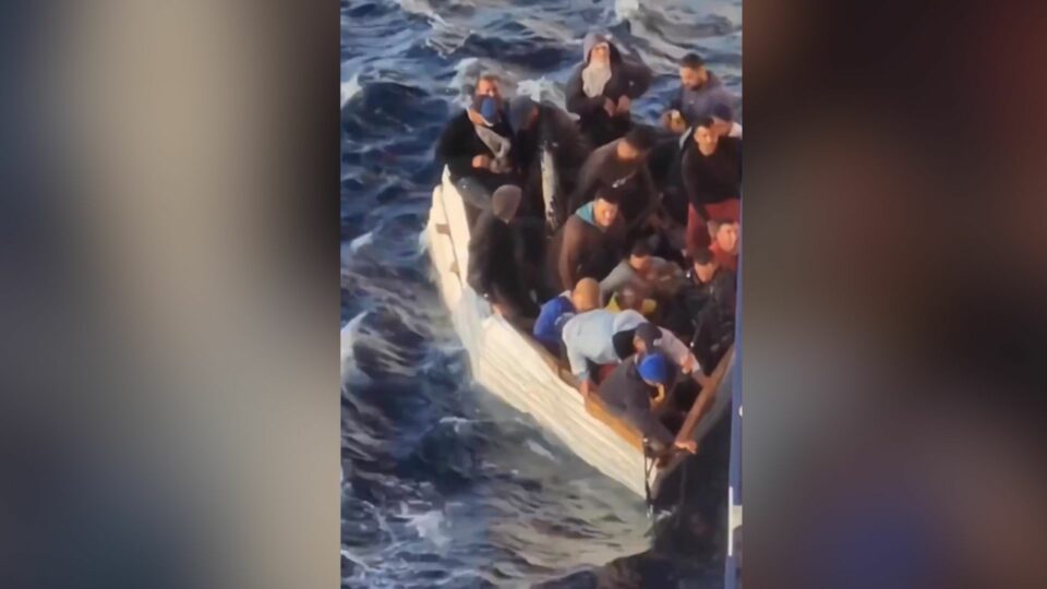 Video shows cruise ship crew rescues migrants near Cuba