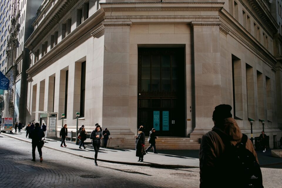 Analysis: Silicon Valley Bank collapse has echoes of 2008. Here’s why things are different this time